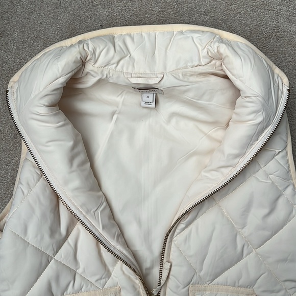J Crew puffer vest - Picture 4 of 7